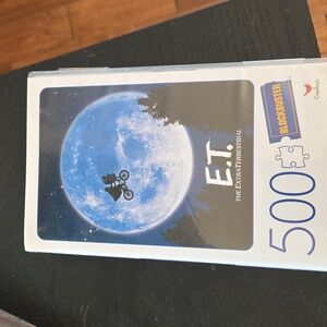 New in box never opened. E.T Blockbuster 500 piece puzzle.
